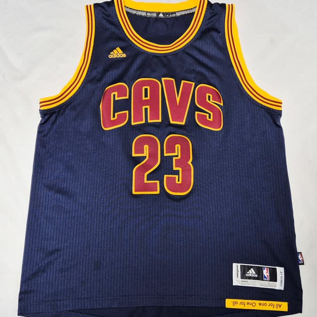 클리블랜드 원정 르브론 제임스 유니폼 팝니다 