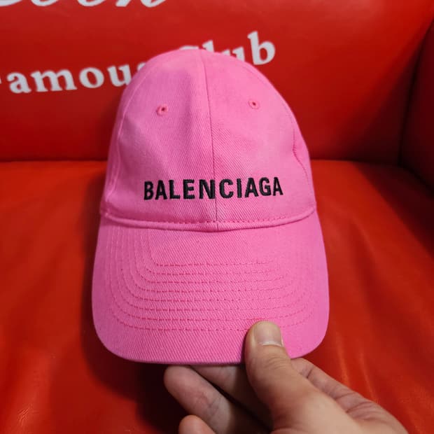 (국내매장)발렌시아가 시그니쳐 자수 로고 볼캡 L size
