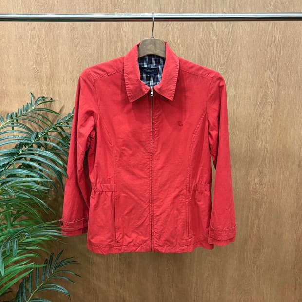 버버리 런던 코튼 카라 자켓 로고 자수 사이드 밴딩 디테일 레귤러핏 레드