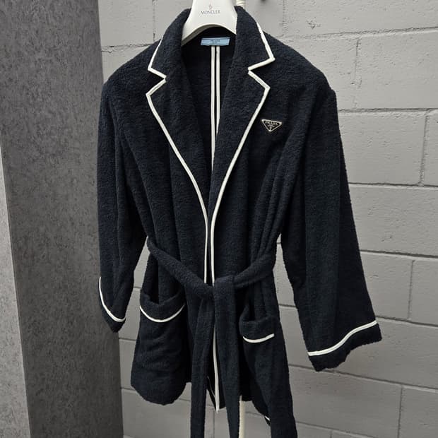 프라다 삼각로고 테리 로브 가운 S