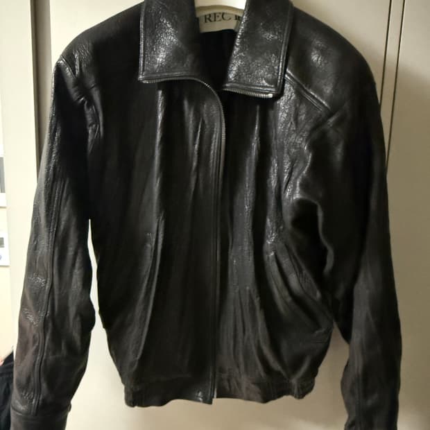 렉토 26SS 크링클 하이넥 자켓 레더 점퍼 블랙 M 팝니다