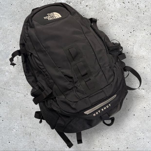 노스페이스 28L 핫샷 블랙 백팩