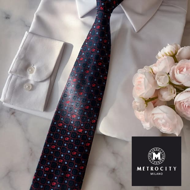 메트로시티 네이비 패턴 실크 넥타이 8.6cm A등급 A19027
