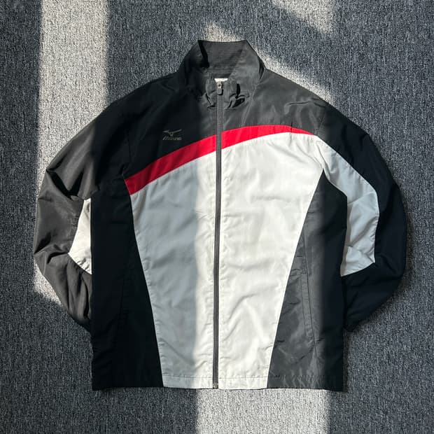 미즈노 올드스쿨 퍼포먼스 바람막이 