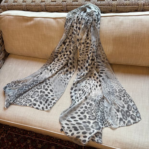 그레이 레오파드 대형 실크 스카프 / 숄 겸용