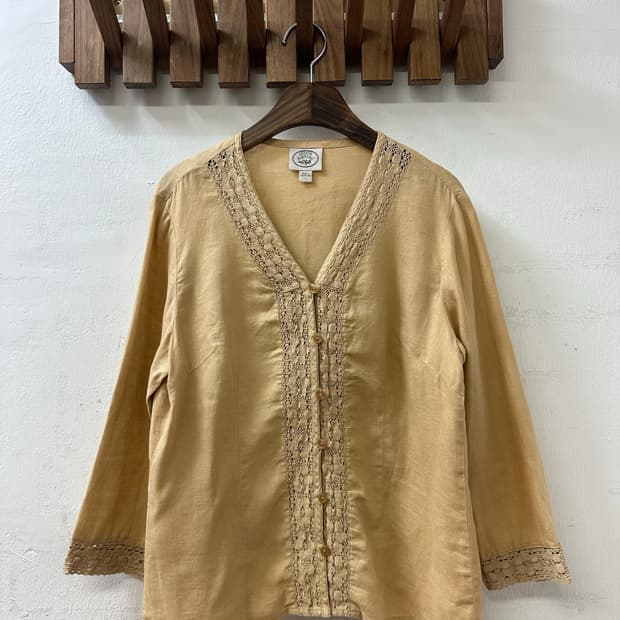 드라이완료 Laura Ashley 하구미 무드 린넨 레이스 블라우스