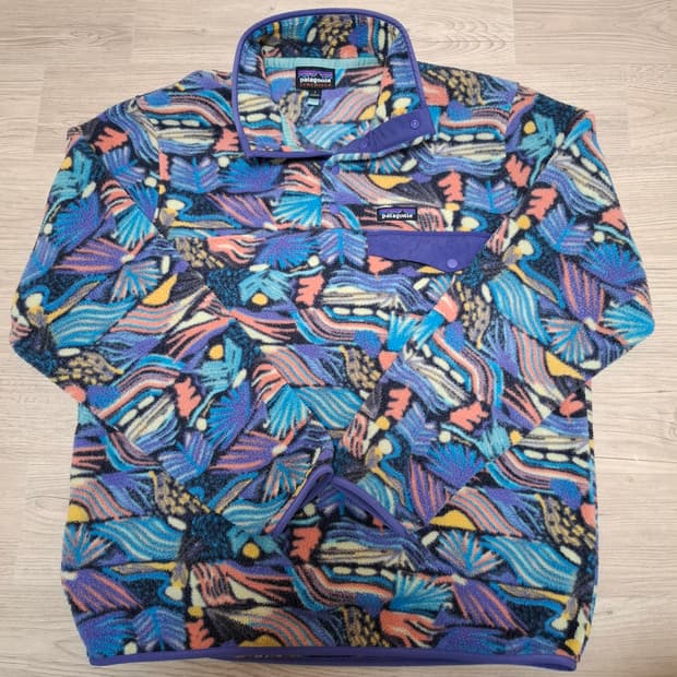 L 파타고니아 신칠라 플리스 풀오버 스냅티 크레이지 패턴