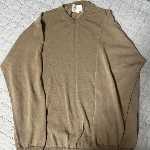 스틸바이핸드 스왈로우 브이넥 스웨터 베이지 L 사이즈 판매합니다.