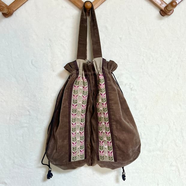 빈티지 브라운 패치 파우치 