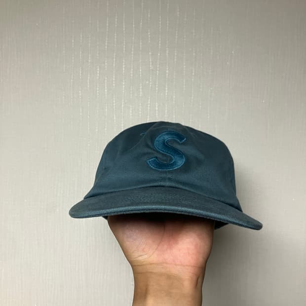 슈프림 s로고 캡 판매 합니다