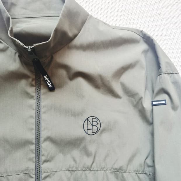 네이버후드 폴리 스탠드 자켓 M 샘플