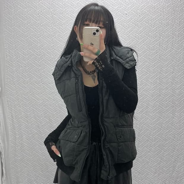 아르마니 익스체인지 락시크 코팅 후드 패딩조끼 L C09011