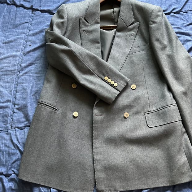 Burberry 그레이 골드 버튼 블레이저