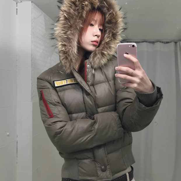 에드윈 - 블루 트립 카키 퍼 크롭 패딩