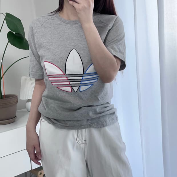 아디다스 그레이 빅트레포일 반팔티  [ S ]