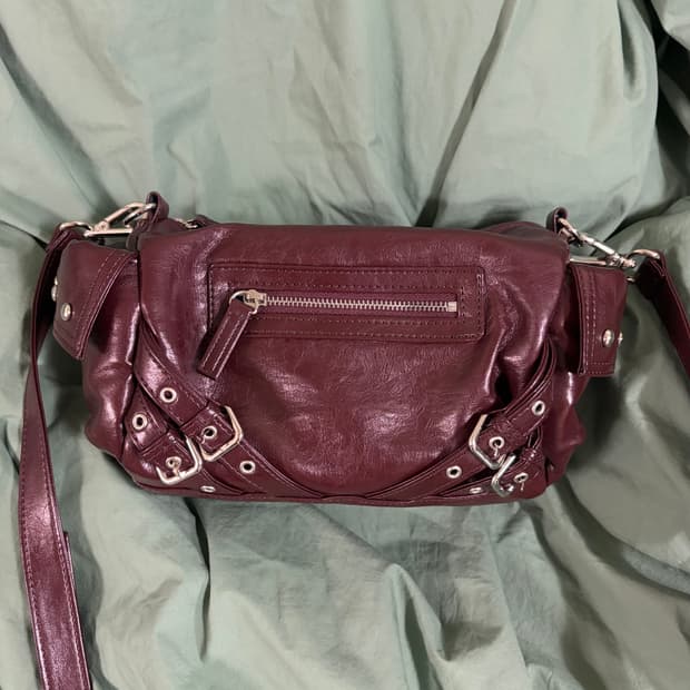 다이닛 스터드 포켓백