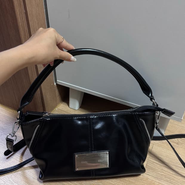 마뗑킴 블랙 레더 숄더백