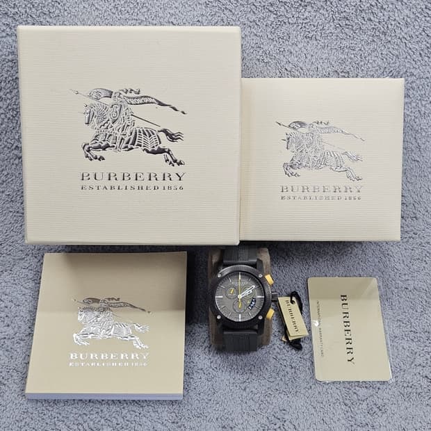 버버리 스포츠 BU7713 크로노그래프 워치 ( 44mm ) 