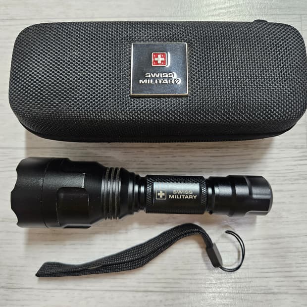 스위스밀리터리 후레쉬 900루멘