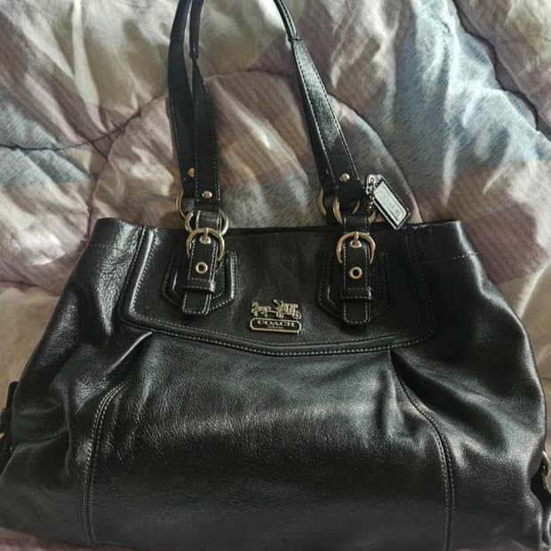 코치 정품 블랙 가죽 숄더백