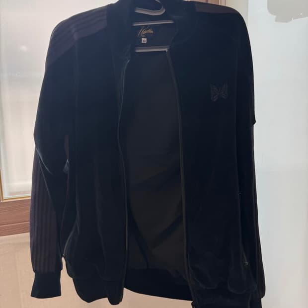 니들스 벨벳 트랙자켓