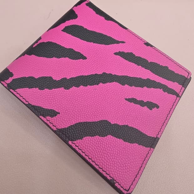 생로랑 지브라 핑크 반지갑