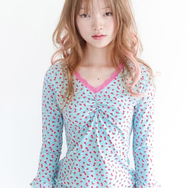 샵페어리 딸기티셔츠 little strawberry lace top (m