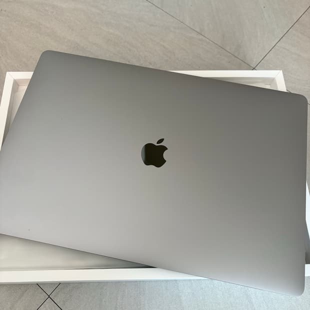 맥북 프로 스페이스 그레이 i9+16GB RAM+1tb+16인치