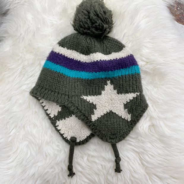 y2k 카키 스타 이어플랩 방울 비니