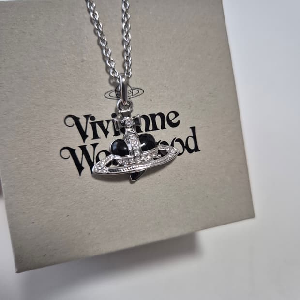비비안웨스트우드 디아망떼 하트 블랙 목걸이 