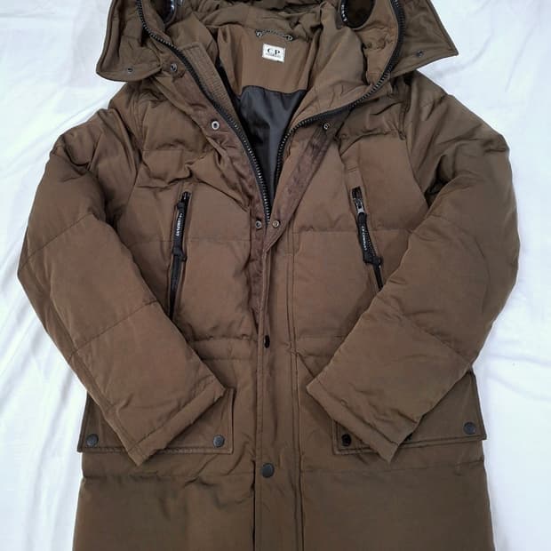 CP컴퍼니 고글 패딩