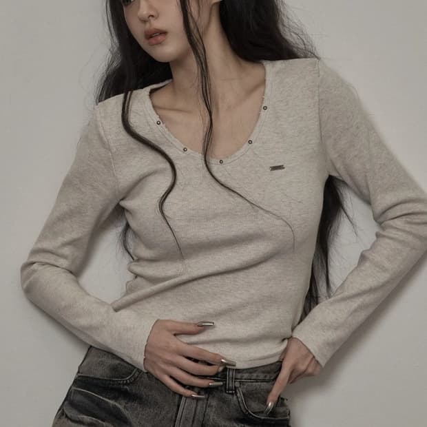 카키포인트 Damage Stud T-shirt (beige)