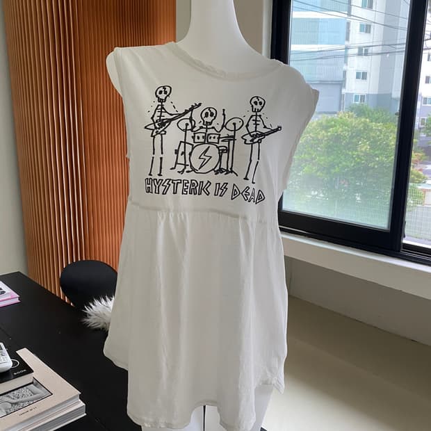 히스테릭글래머 스컬 프린팅 셔링 반팔