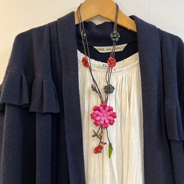 레더 플라워 목걸이