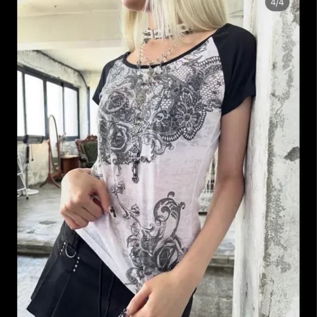 큐빈티지 팝업 로즈 나그랑 반팔 샵오공이데스라이즈아케호무
