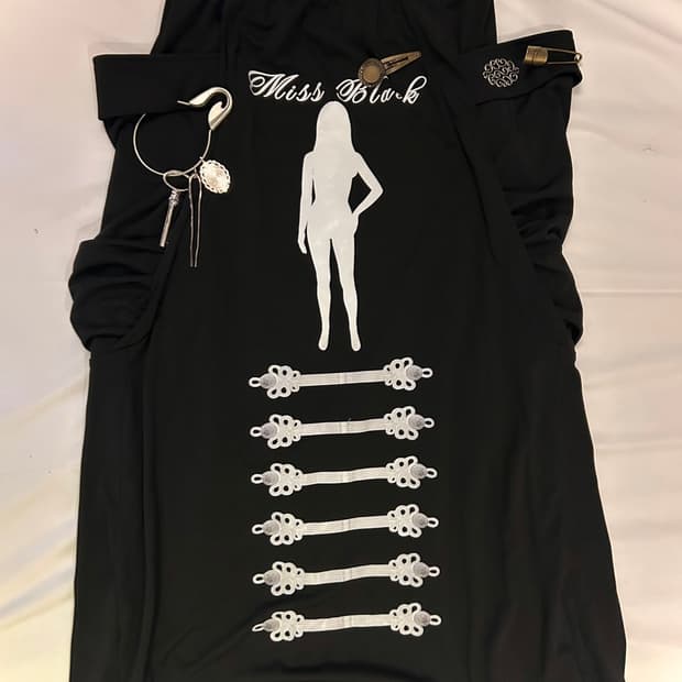 Ms.black skirt