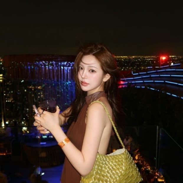 모어리즈 제작 타야 홀터 브라운 원피스