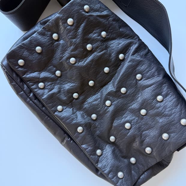 플리즈프로젝트 스터드 레더 백