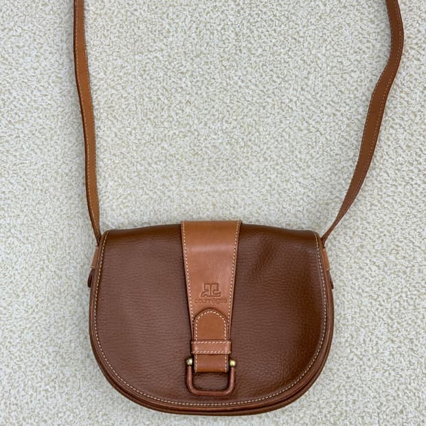 꾸레쥬 브라운 크로스백