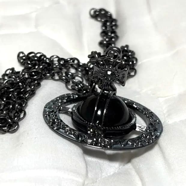 비비안웨스트우드 블랙 orb 목걸이