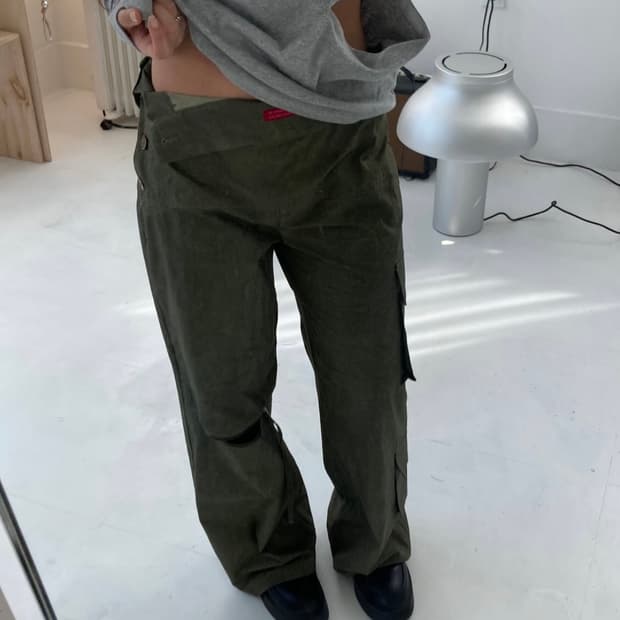 (새상품) 인앤양인하모니 CARGO SLIM PANTS KHAKI