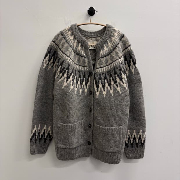 르바(LEVAR) 노르딕 페어아일 핸드메이드 울 가디건