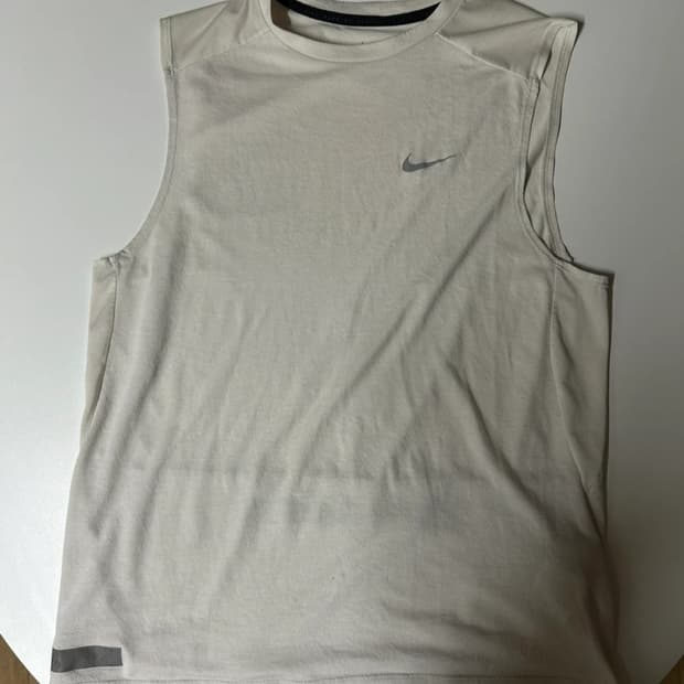 나이키 Dri-FIT 민소매 운동 티셔츠 (M)