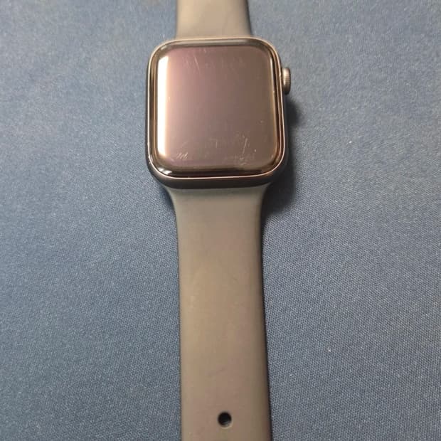 애플워치 se 44mm 배터리 성능 100