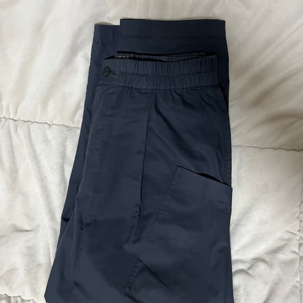 COS 네이비 팬츠