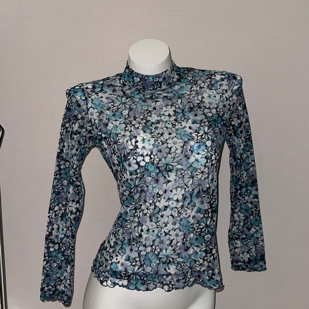 빈티지 메쉬 반폴라 패턴 탑