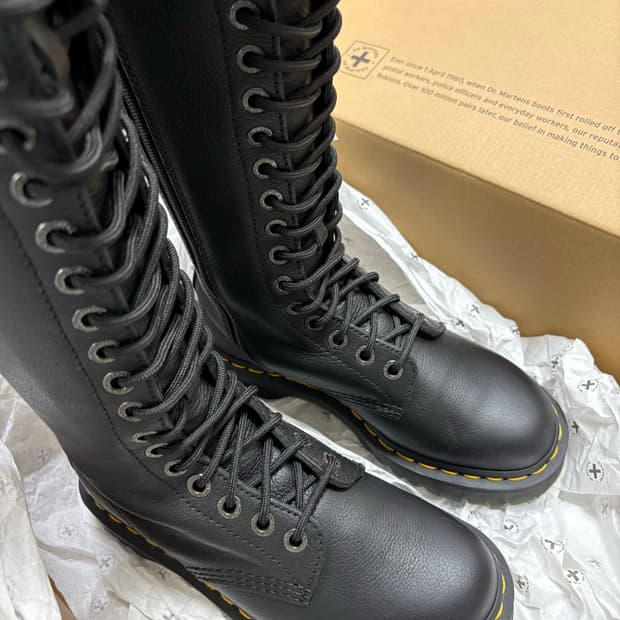 닥터마틴 1b60 벡스 240 245 250 EU38 20홀