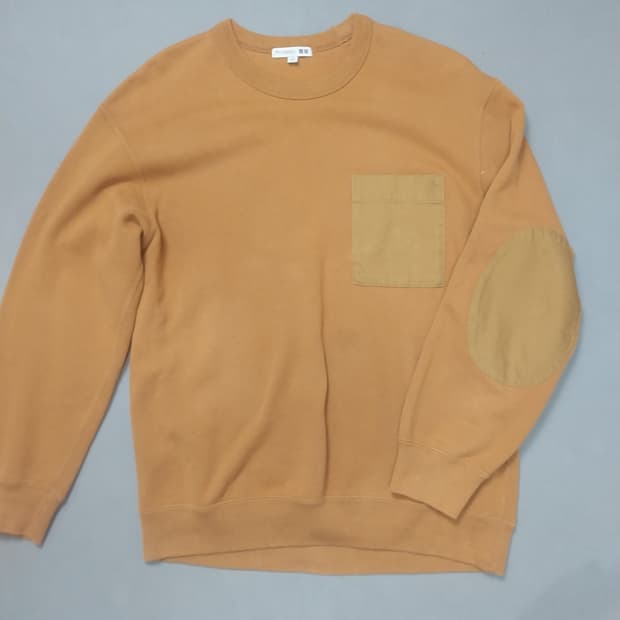 [L] 유니클로 X JW앤더슨 브릭 브라운 맨투맨 콜라보