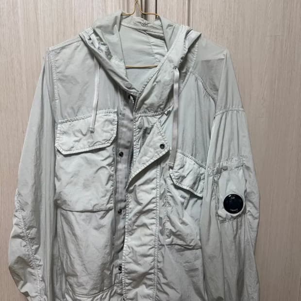 Cp 컴퍼니 바람막이 CHROME-R HOODED LENS JACKET