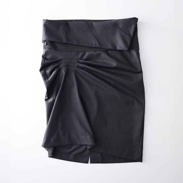 울리카상투스 Brace pintuck skirt (graphite)